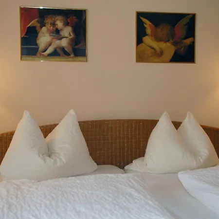 Altstadtpension Dietz 3* Кельхайм